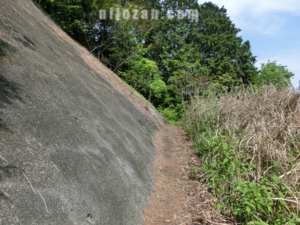 コンクリの斜面